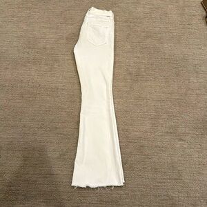 Mother The Weekender Fray
Fairest Of Them All
30 inch inseam